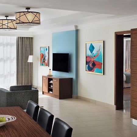 Marriott Executive Apartments Al-Khobar Eksteriør bilde A typical suite at the Hilton London Heathrow