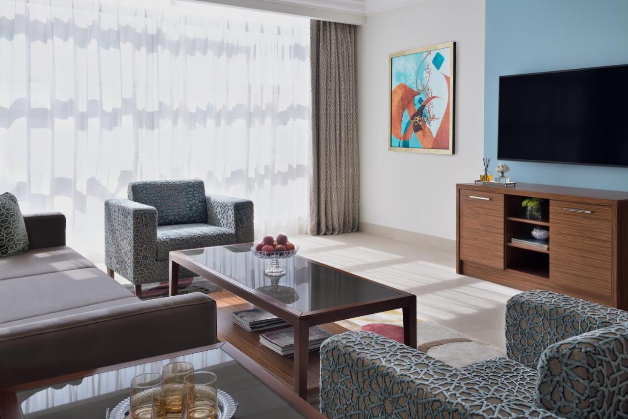 Marriott Executive Apartments Al-Khobar Eksteriør bilde A living room