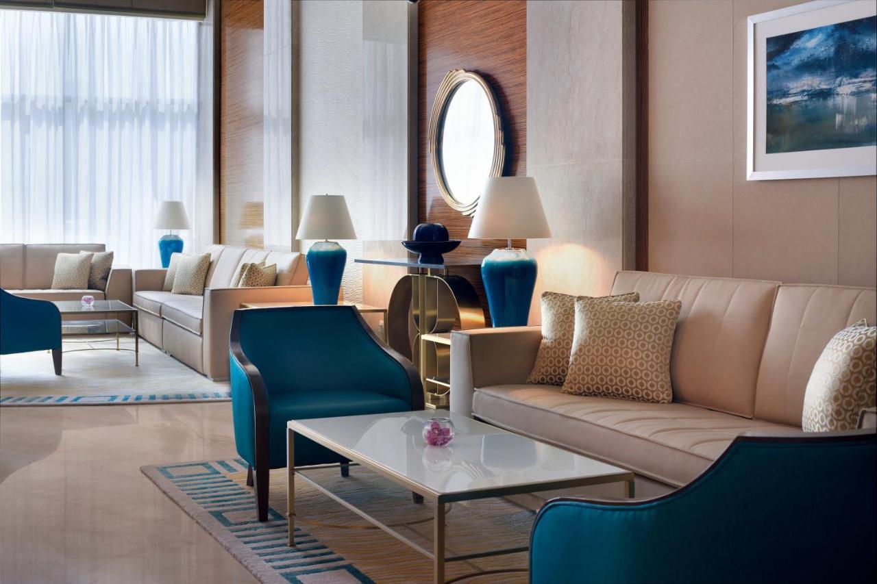 Marriott Executive Apartments Al-Khobar Eksteriør bilde The lounge at the airport