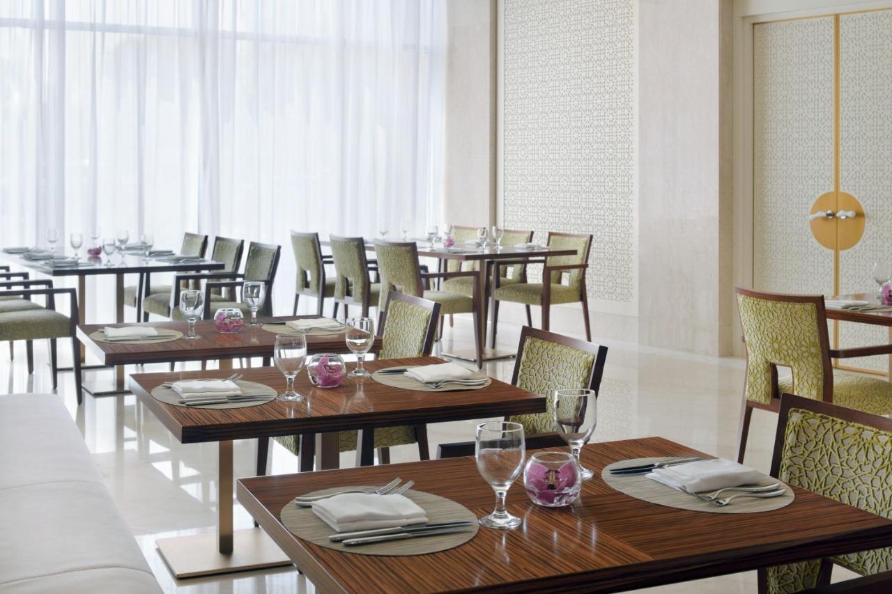 Marriott Executive Apartments Al-Khobar Eksteriør bilde The restaurant