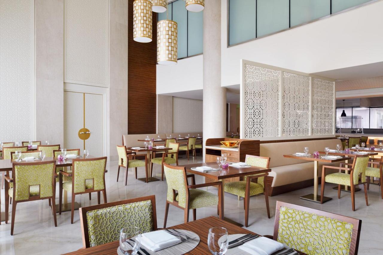 Marriott Executive Apartments Al-Khobar Eksteriør bilde The restaurant