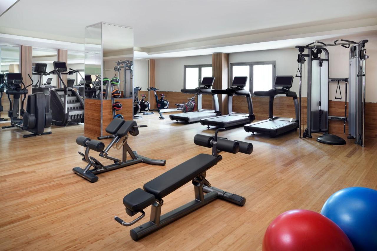 Marriott Executive Apartments Al-Khobar Eksteriør bilde A gym at a hotel