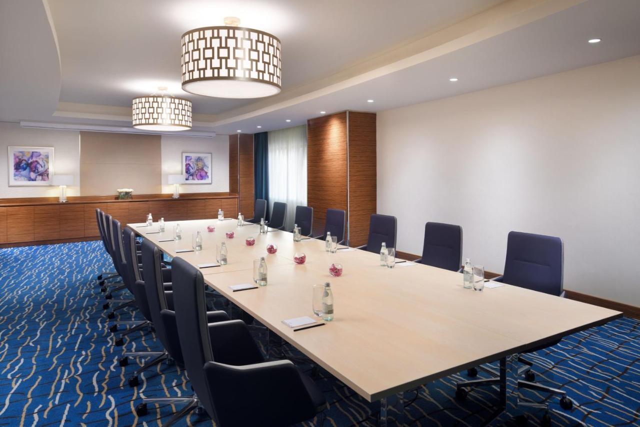 Marriott Executive Apartments Al-Khobar Eksteriør bilde Boardroom