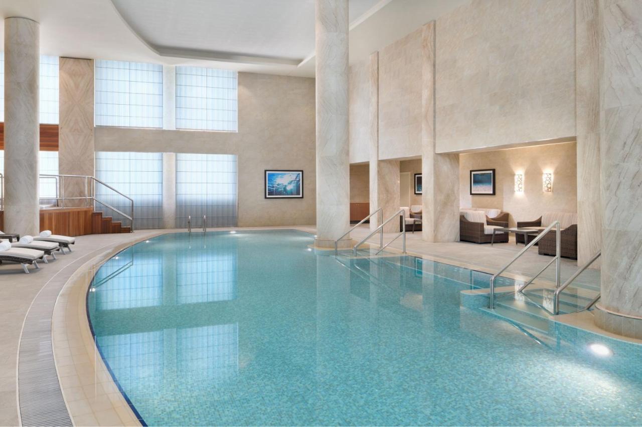 Marriott Executive Apartments Al-Khobar Eksteriør bilde The pool at the spa