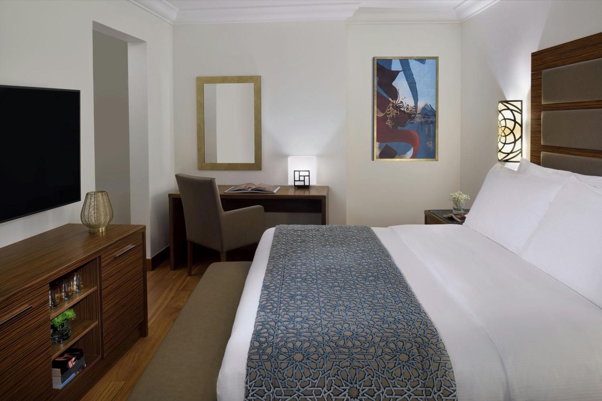 Marriott Executive Apartments Al-Khobar Eksteriør bilde A guest room at the Four Seasons Hotel